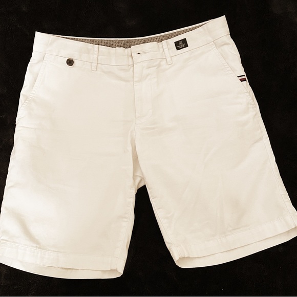 Tommy Hilfiger Short Pants - Picture 1 of 4